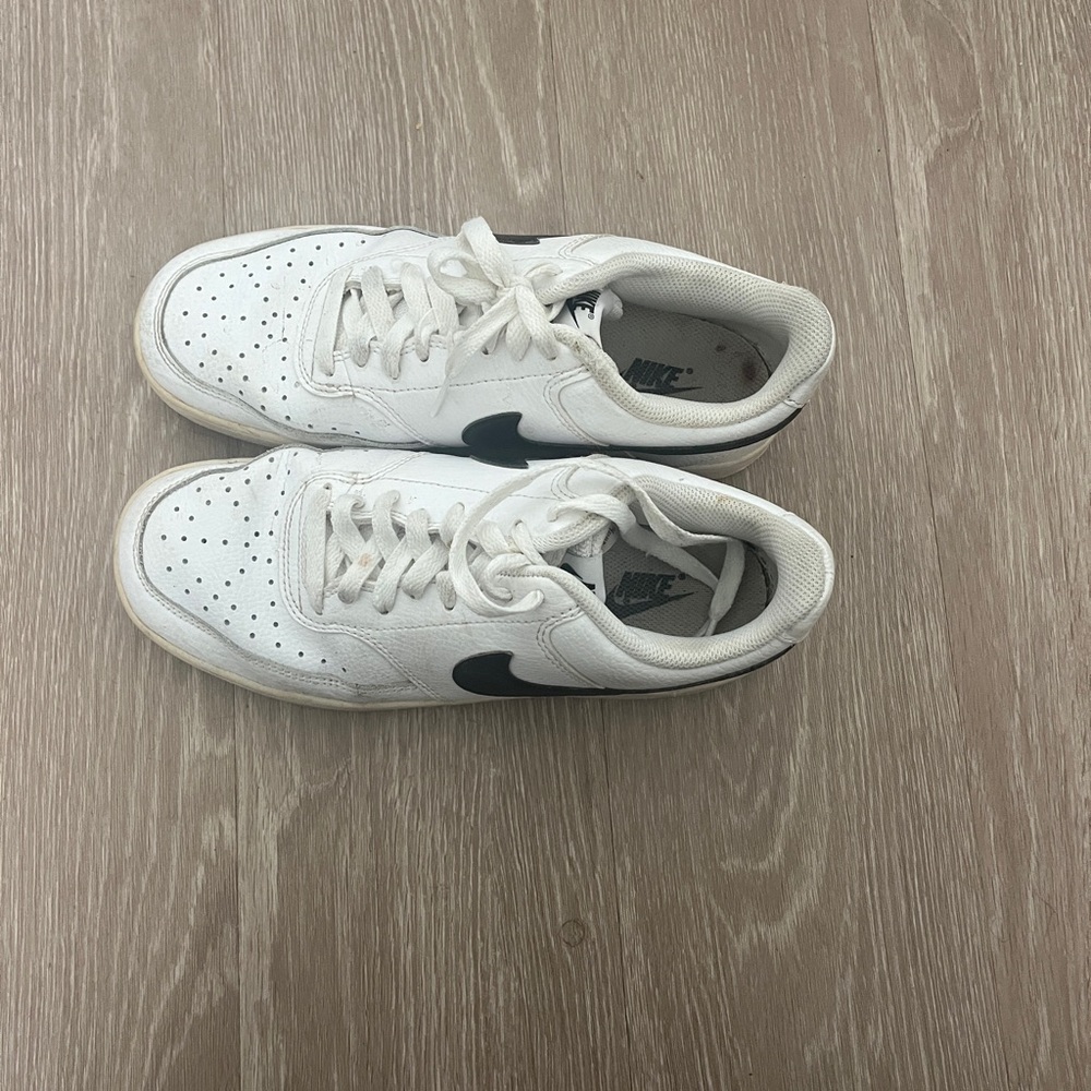 Nike court vision lows women’s 9 men’s 7